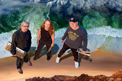 Die Musiker von Ravenshope von oben mit Instrumenten